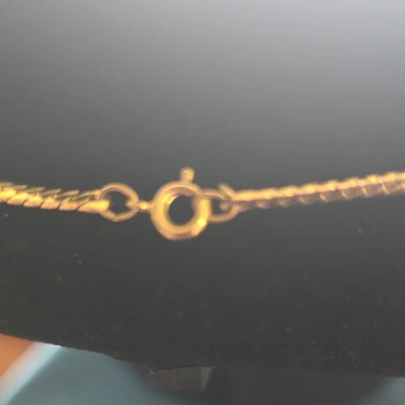 Gold Chain Necklace with Heart Pendant - Women's Jewelry - Picture 5 of 5